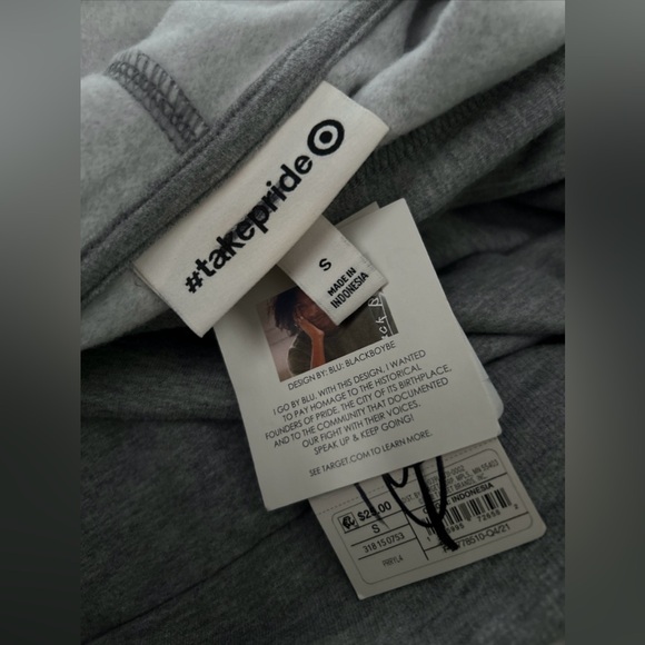 Gender neutral, new with tags, PRIDE hoodie-adult size small - Picture 10 of 10